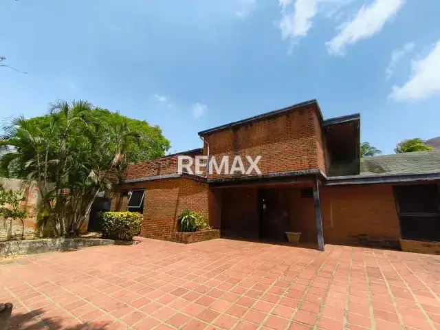 CASA QUINTA INMENSA Y ACOGEDORA, EN EL VALLE DEL ESPIRITU SANTO, CERCA DE LA UNIVERSIDAD DE MARGARITA (UNIMAR) PARA REMODELAR