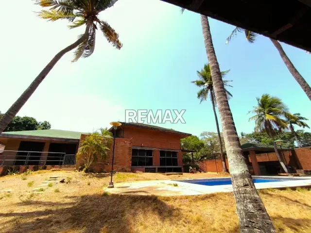 CASA QUINTA INMENSA Y ACOGEDORA, EN EL VALLE DEL ESPIRITU SANTO, CERCA DE LA UNIVERSIDAD DE MARGARITA (UNIMAR) PARA REMODELAR - 15