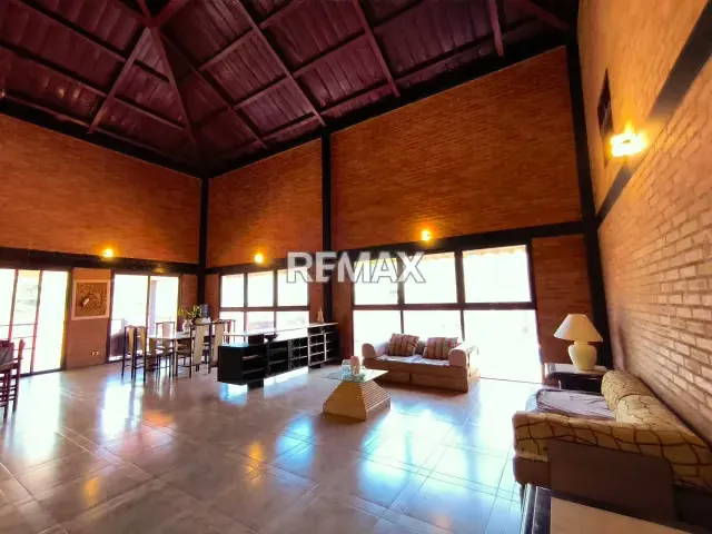CASA QUINTA INMENSA Y ACOGEDORA, EN EL VALLE DEL ESPIRITU SANTO, CERCA DE LA UNIVERSIDAD DE MARGARITA (UNIMAR) PARA REMODELAR - 4