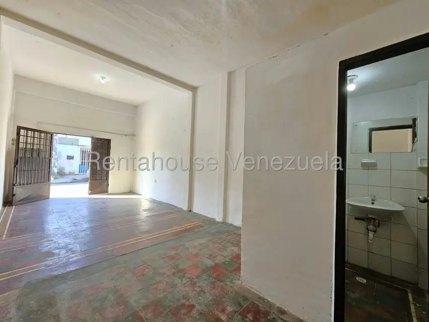 Edificio en Venta en Centro, Lara - 32