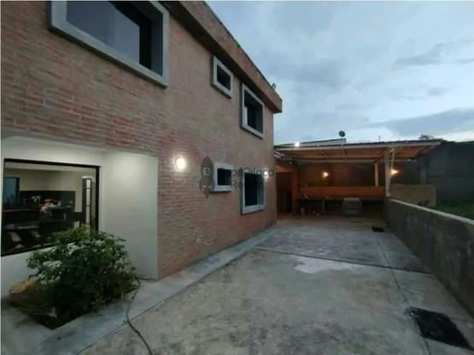 Casa en Venta y en Alquiler en Colinas de Guataparo