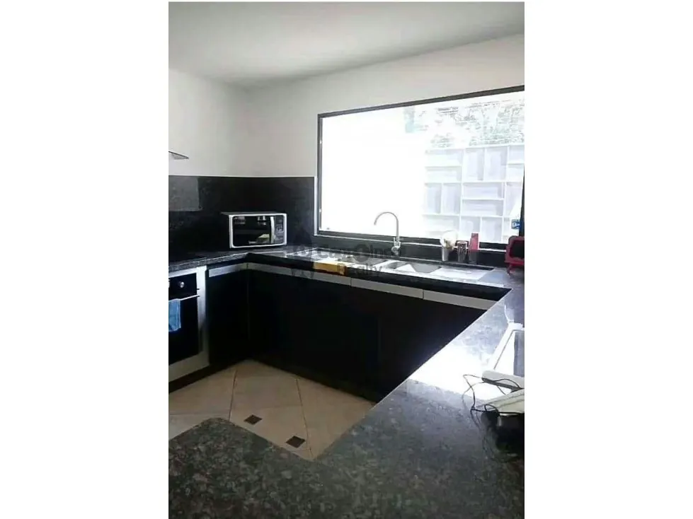 Casa en Venta y en Alquiler en Colinas de Guataparo - 2