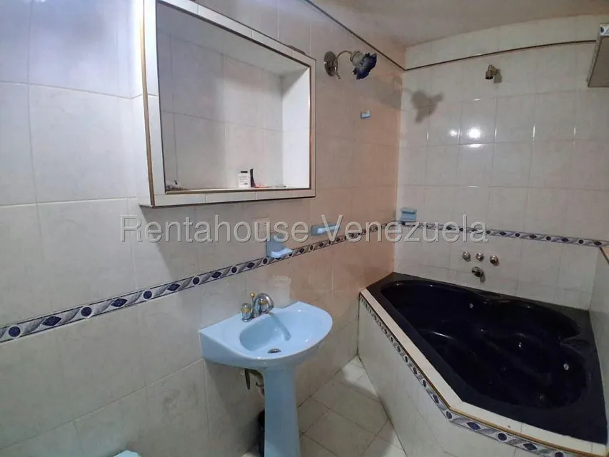 Casa (Duplex) en Venta en Los Yabos, Lara - 28