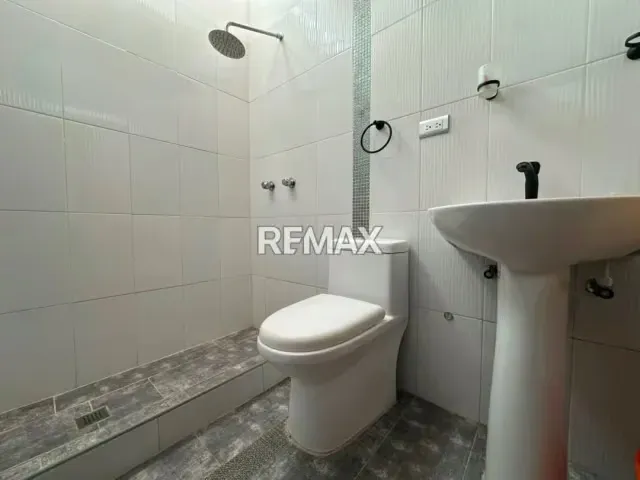 ESPECTACULAR CASA A PIE DE CALLE EN VENTA Barrio Unión, Pueblo Nuevo - 10