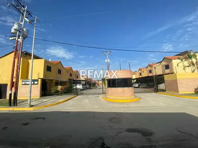 EN VENTA TOWNHOUSE EN CIUDAD ALIANZA GUACARA