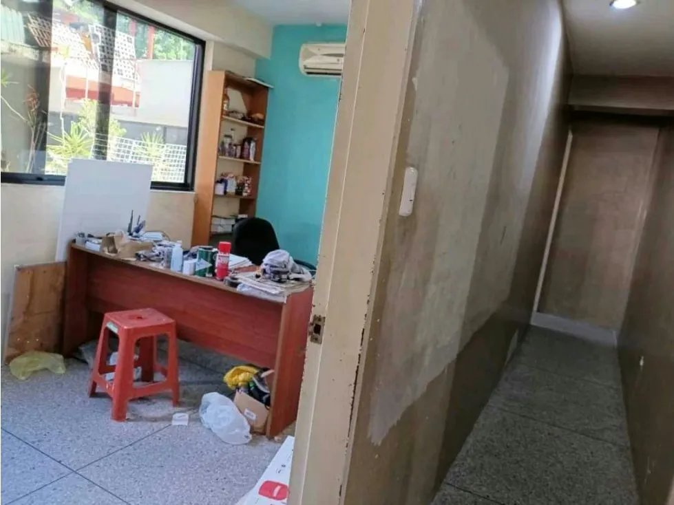 Se Alquila oficina de 90 m2 en Edificio Comercial en Santa Eduvigis - 3