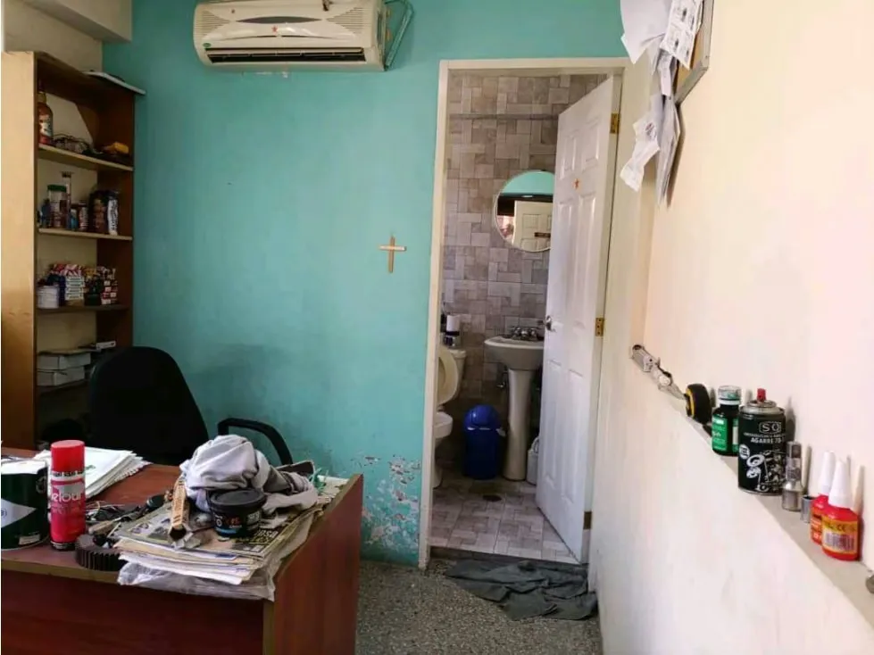 Se Alquila oficina de 90 m2 en Edificio Comercial en Santa Eduvigis - 4
