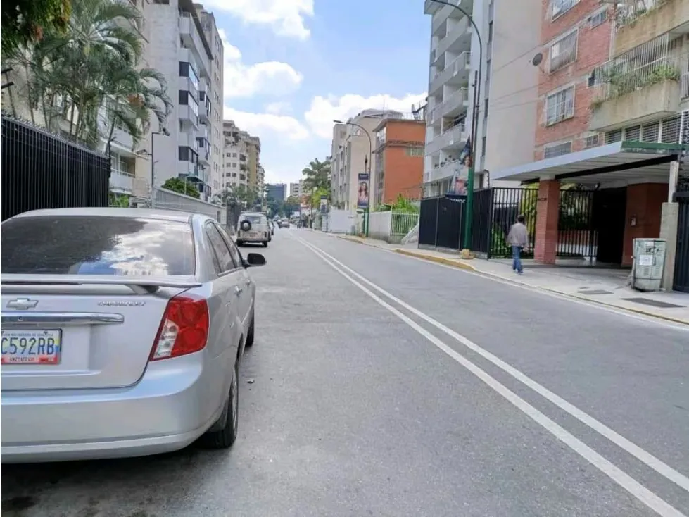 Se Alquila oficina de 90 m2 en Edificio Comercial en Santa Eduvigis - 7