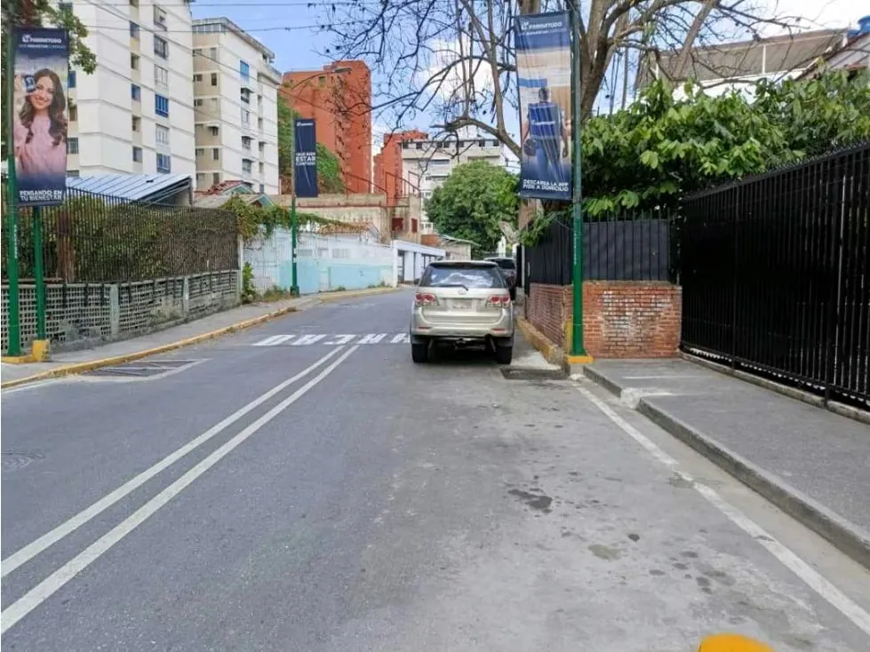 Se Alquila oficina de 90 m2 en Edificio Comercial en Santa Eduvigis - 8