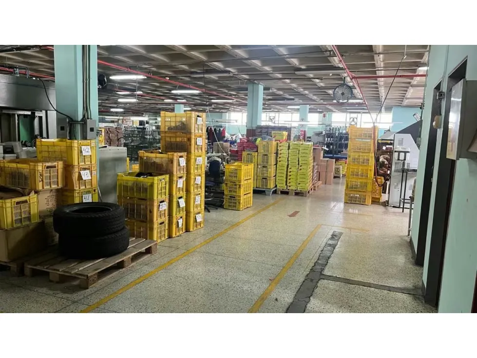Galpon Industrial Comercial en Guaicay. Baruta - Caracas - 13