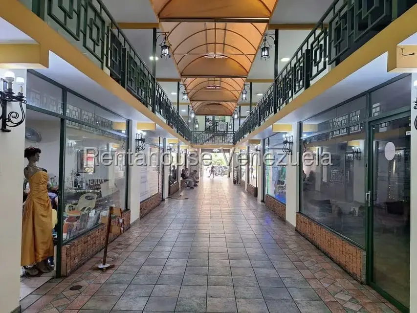 Local Comercial en Alquiler en Avenida Bolivar Norte, Carabobo - 2