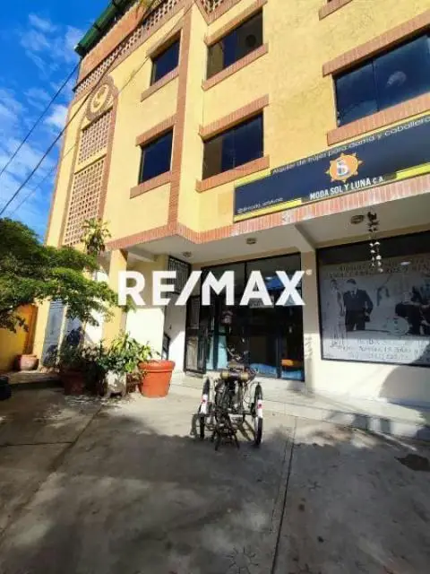 VENTA DE EDIFICIO COMERCIAL Y RESIDENCIAL - AV BOLIVAR VALENCIA