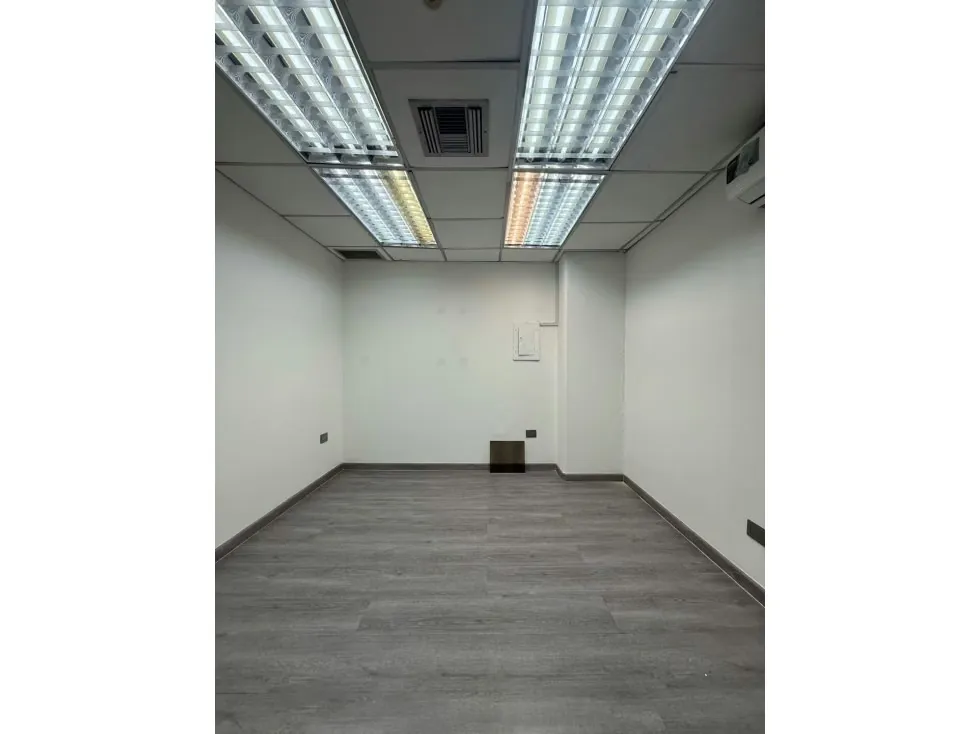 Se alquila oficina 90m2 Los Cortijos 6343 - 6