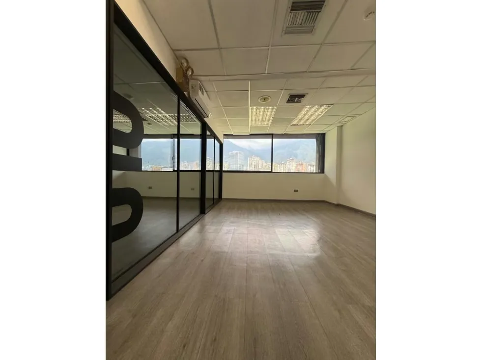 Se alquila oficina 90m2 Los Cortijos 6343 - 10