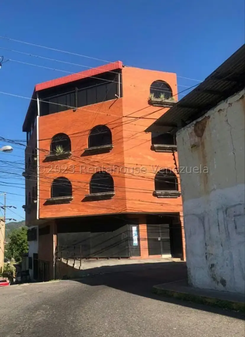Casa (Multipes Niveles) en Alquiler en Guarenas, Miranda