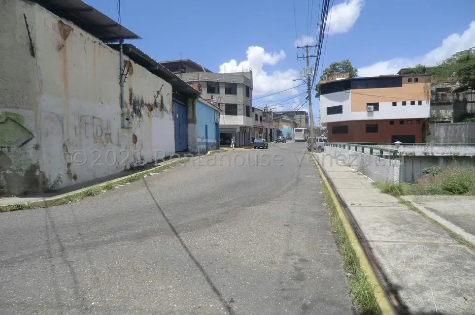 Casa (Multipes Niveles) en Alquiler en Guarenas, Miranda - 21