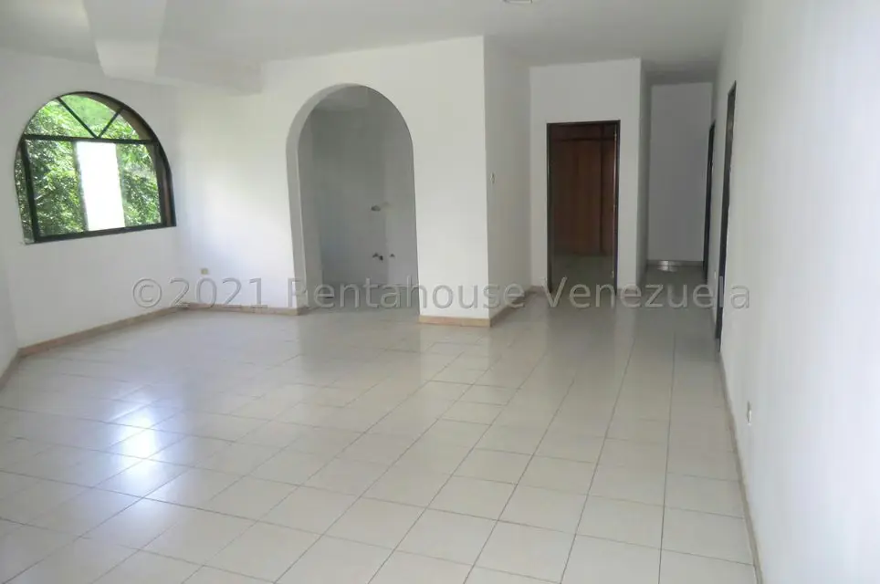 Casa (Multipes Niveles) en Alquiler en Guarenas, Miranda - 3