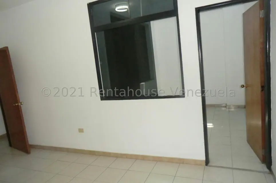 Casa (Multipes Niveles) en Alquiler en Guarenas, Miranda - 9