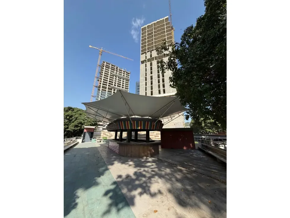 Vendo casa comercial 855m2 Las Mercedes 4070 - 37