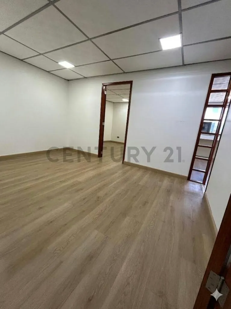 EN ALQUILER: OFICINA / CONSULTORIO EN TORRE UNIÓN - 3
