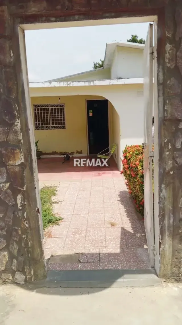 CASA EN VENTA BARRIO CARMELO URDANETA ZONA OESTE MARACAIBO