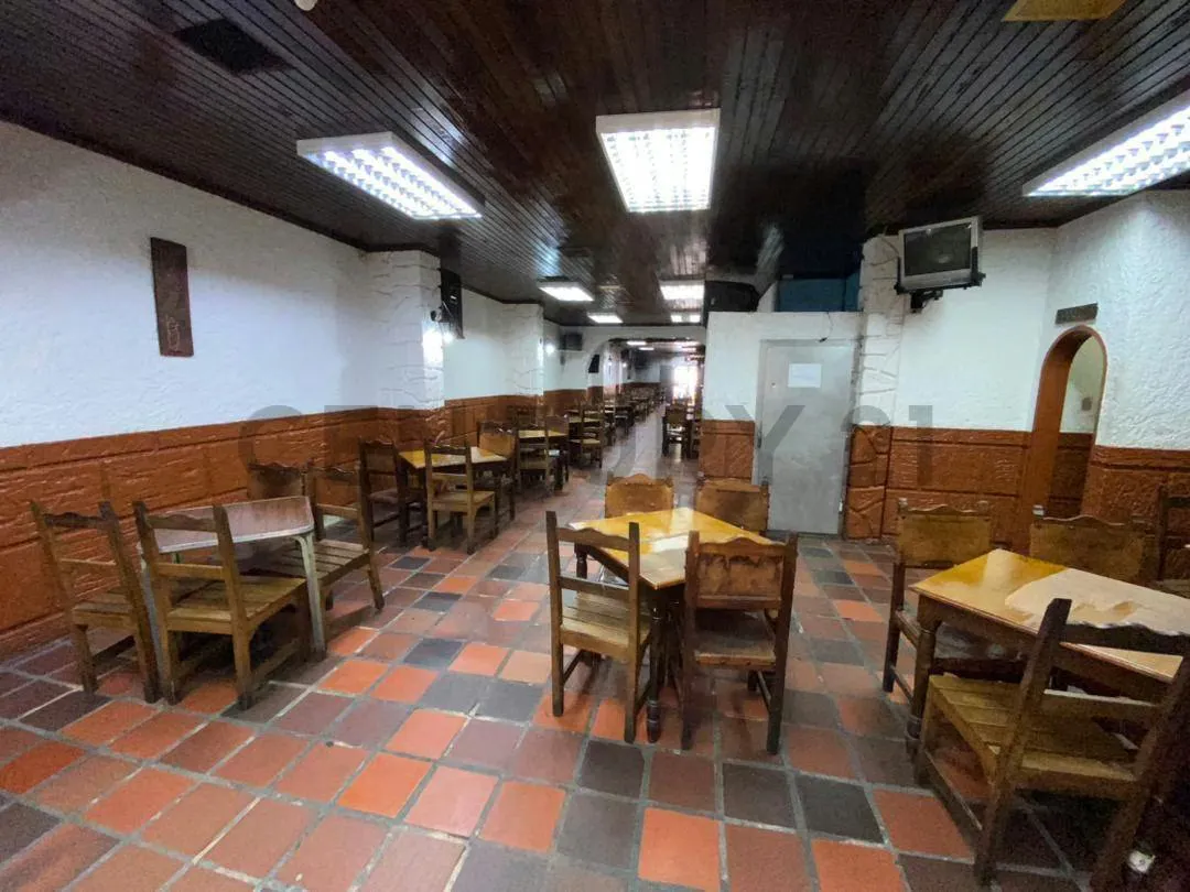 Local Restaurant en venta en la Avenida Fuerzas Armadas RD - 4