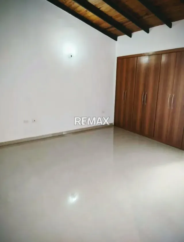 CASA DE ESQUINA EN VENTA LISTA DE HABITAR URBANIZACION PUERTAS DEL SUR - 3