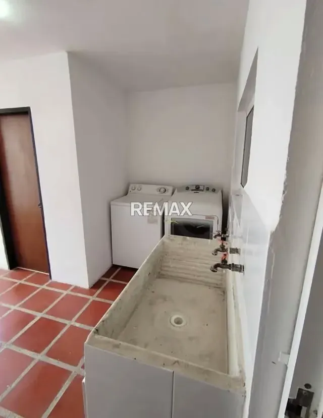 CASA DE ESQUINA EN VENTA LISTA DE HABITAR URBANIZACION PUERTAS DEL SUR - 5