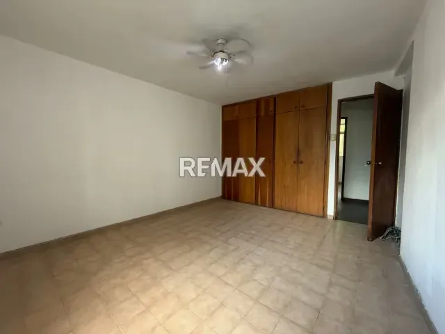 Ubicación Privilegiada en Bello Monte: En venta excelente Apartamento en Calle Beethoven - 11