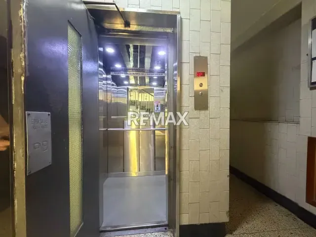 Ubicación Privilegiada en Bello Monte: En venta excelente Apartamento en Calle Beethoven - 4
