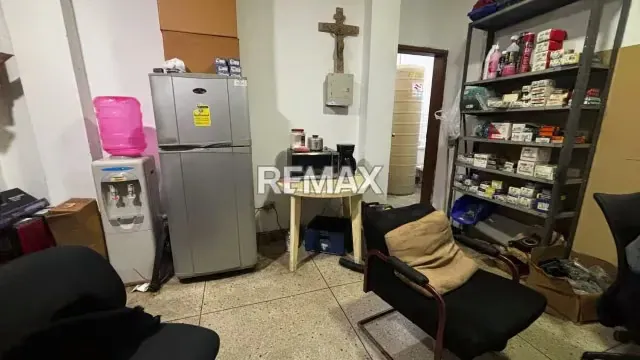 VENDE LOCAL COMERCIAL EN C.C CAURA - 3