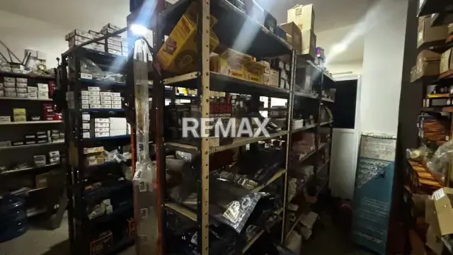 VENDE LOCAL COMERCIAL EN C.C CAURA - 4
