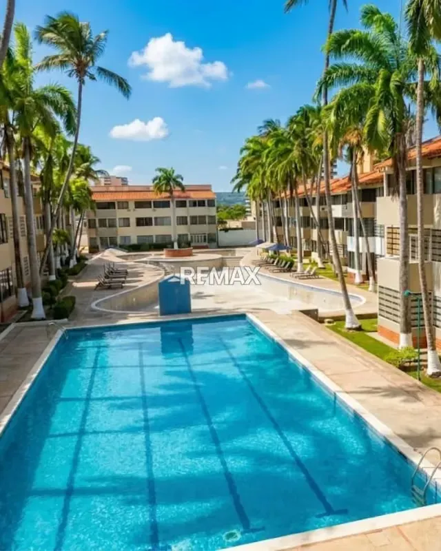 VENTA DE AMPLIO APARTAMENTO EN COSTA AZUL CERCA DEL MAR