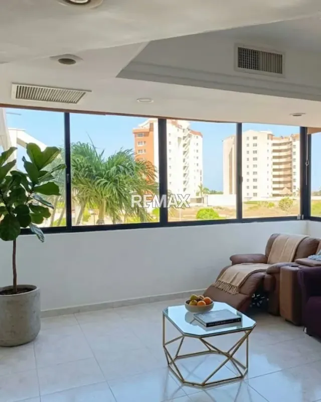 VENTA DE AMPLIO APARTAMENTO EN COSTA AZUL CERCA DEL MAR - 3