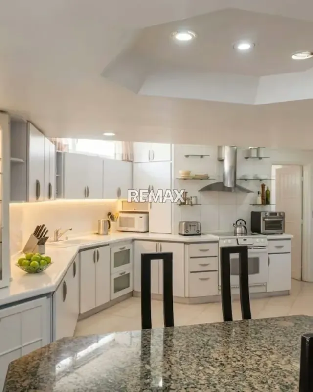VENTA DE AMPLIO APARTAMENTO EN COSTA AZUL CERCA DEL MAR - 6