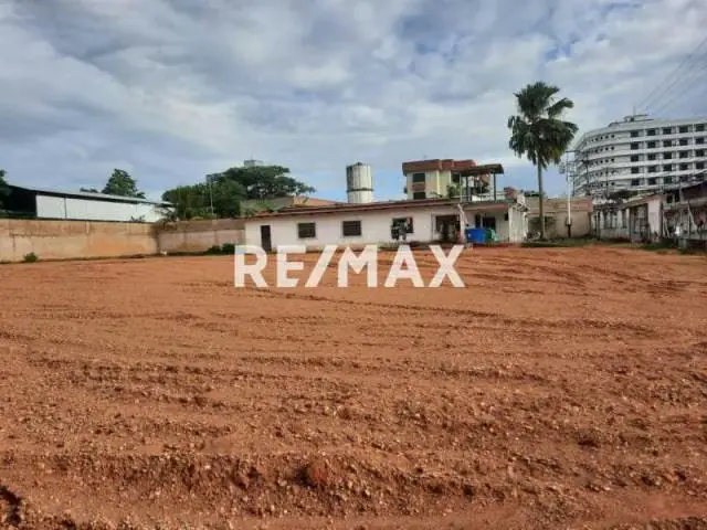 Terreno en Venta - Alberto Ravell