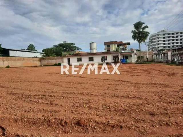 Terreno en Venta - Alberto Ravell