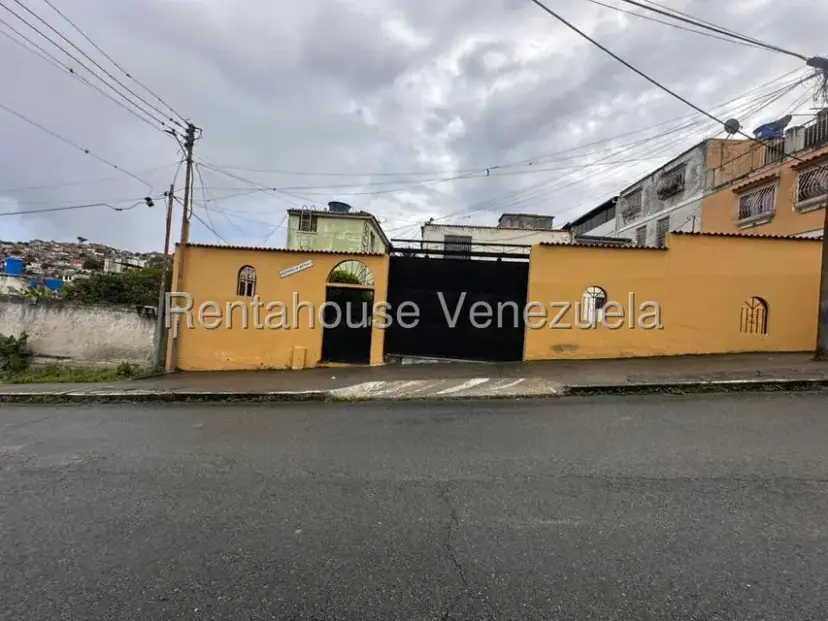 Casa (1 Nivel) en Alquiler en Los Teques, Miranda