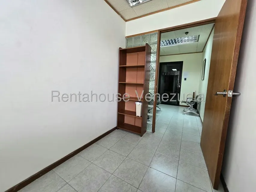 Oficina en Alquiler en Chacao, Distrito Metropolitano - 9