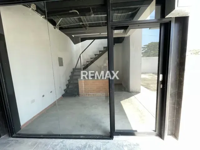 En Alquiler Local Comercial en C.C San Diego Norte, Sector La Cumaca