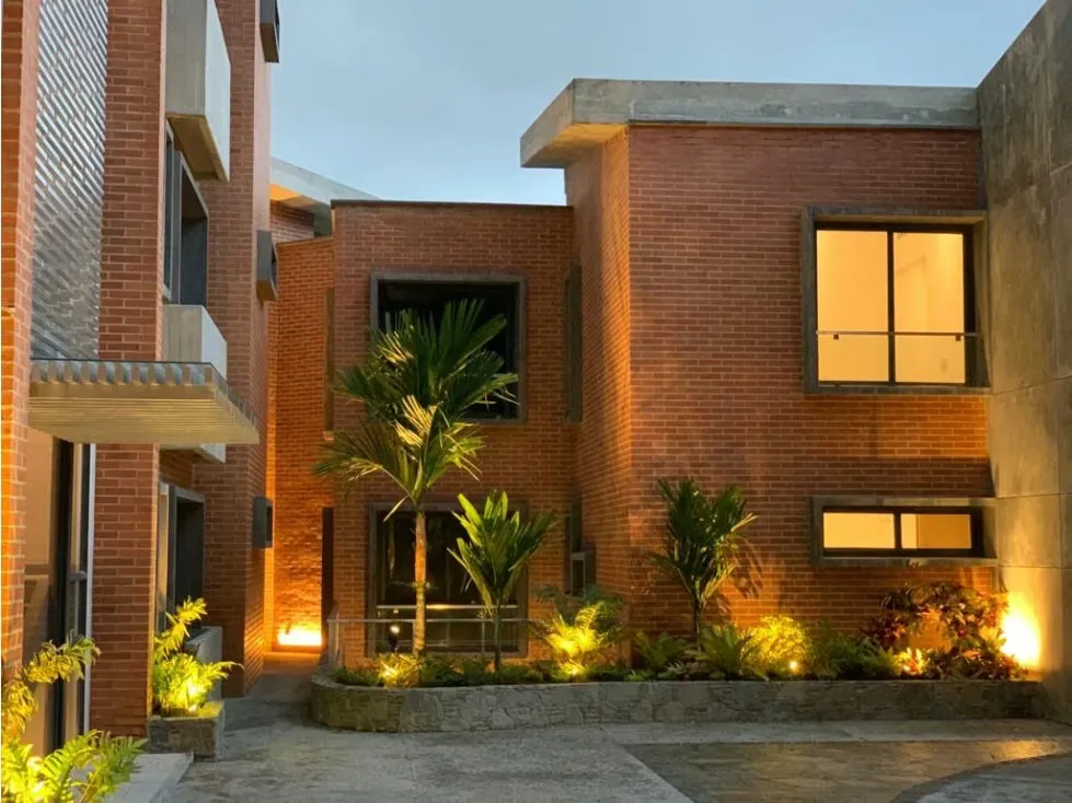 Se Vende Conj. Resd.-2.719m²C-1Casa+3Apto+3TH-Lomas De Las Mercedes-RG - 22