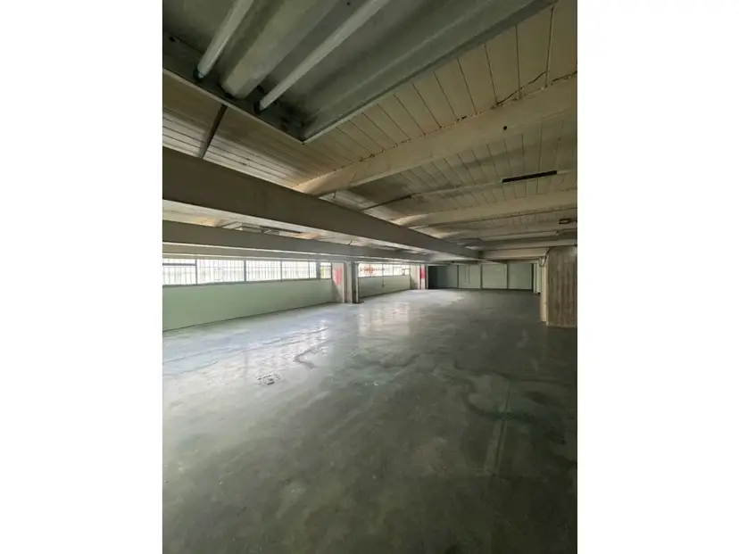 PISO INDUSTRIAL EN ALQUILER 1.177 M2 - URB.BOLEITA