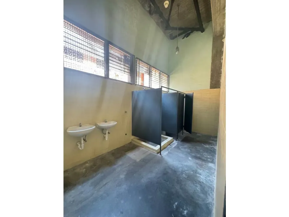 PISO INDUSTRIAL EN ALQUILER 1.177 M2 - URB.BOLEITA - 11