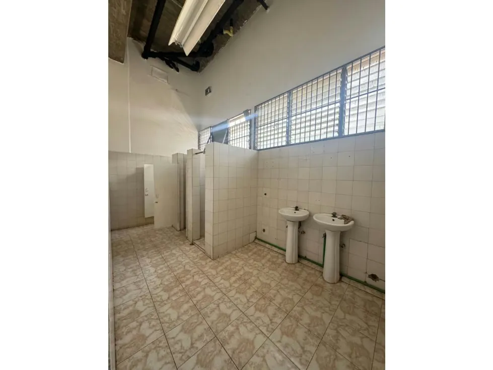 PISO INDUSTRIAL EN ALQUILER 1.177 M2 - URB.BOLEITA - 12