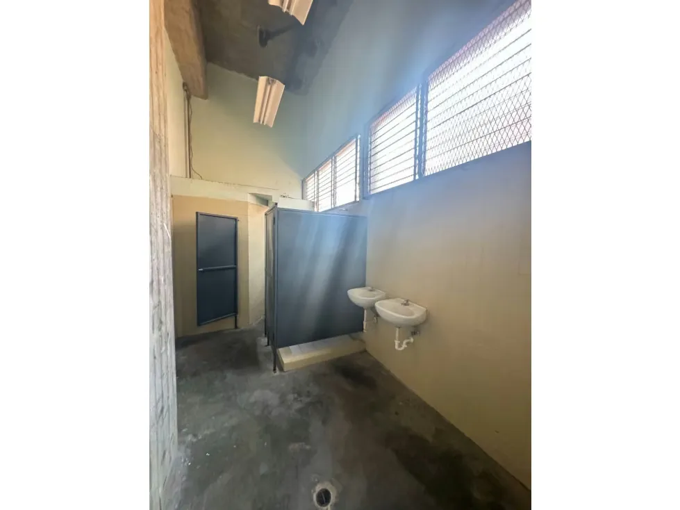 PISO INDUSTRIAL EN ALQUILER 1.177 M2 - URB.BOLEITA - 13