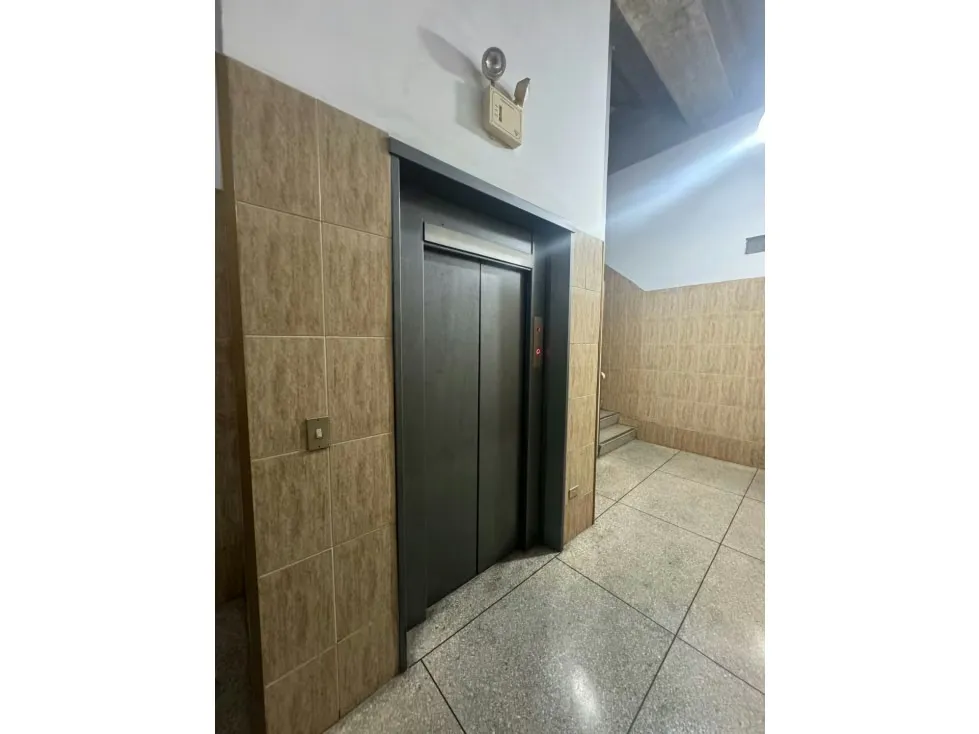 PISO INDUSTRIAL EN ALQUILER 1.177 M2 - URB.BOLEITA - 15