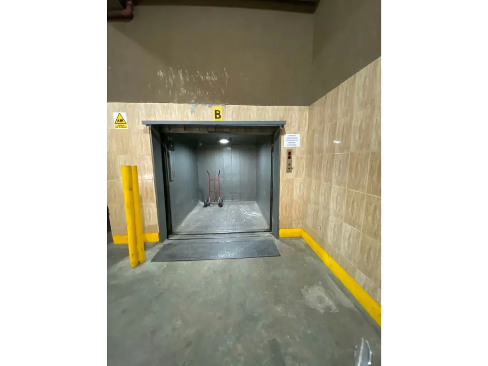 PISO INDUSTRIAL EN ALQUILER 1.177 M2 - URB.BOLEITA - 16