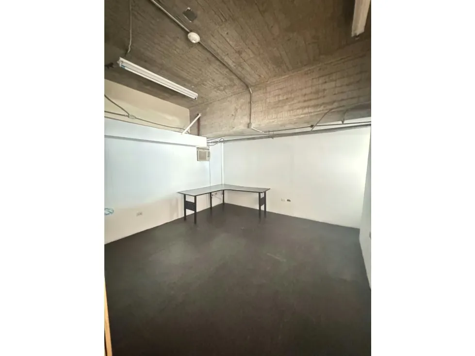 PISO INDUSTRIAL EN ALQUILER 1.177 M2 - URB.BOLEITA - 5