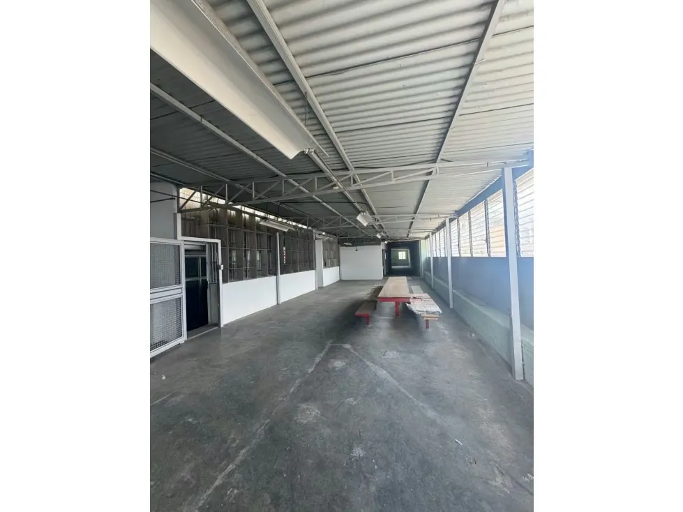 PISO INDUSTRIAL EN ALQUILER 1.177 M2 - URB.BOLEITA - 10