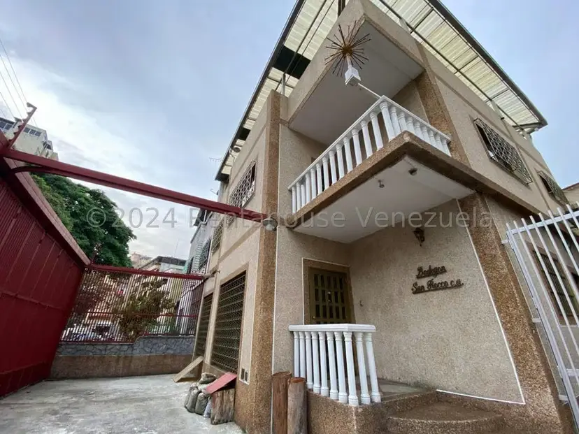 Edificio en Venta en Valle Abajo, Distrito Metropolitano